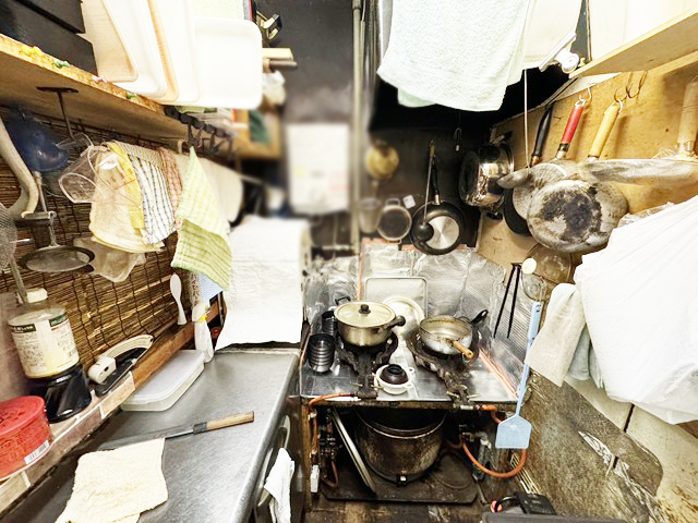 北大エリア1階路面店 人気の約8坪 飲食店居抜き物件！ : 樽川通り沿いの1階路面店！