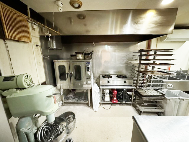 琴似栄町通沿い1階路面店 2カ所出入口あり 洋菓子店居抜き物件！ : 琴似栄町通沿い1階路面店！