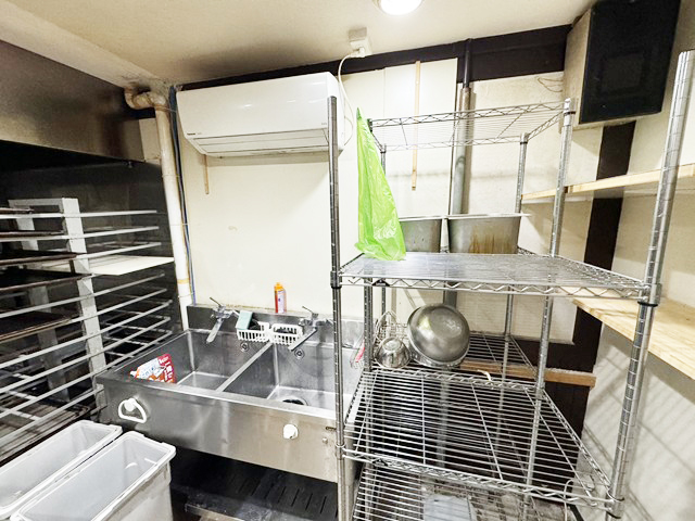 琴似栄町通沿い1階路面店 2カ所出入口あり 洋菓子店居抜き物件！ : 琴似栄町通沿い1階路面店！