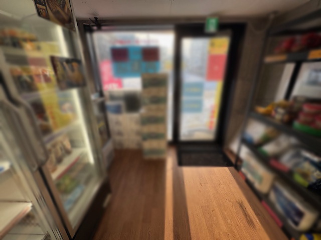 【白石エリア】駅徒歩1分・4坪の無人販売店居抜き譲渡募集 : 駅が目の前