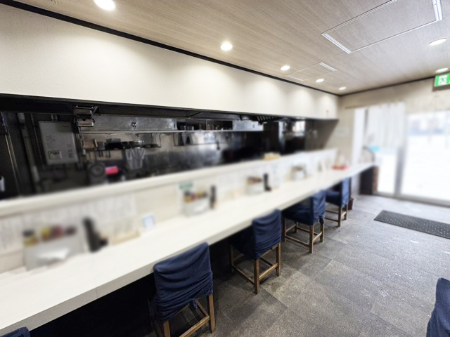 西岡エリア 近隣飲食チェーン店など多数 駐車場2～3台 ラーメン居抜き物件！ : 水源地通沿いラーメン店居抜き物件！