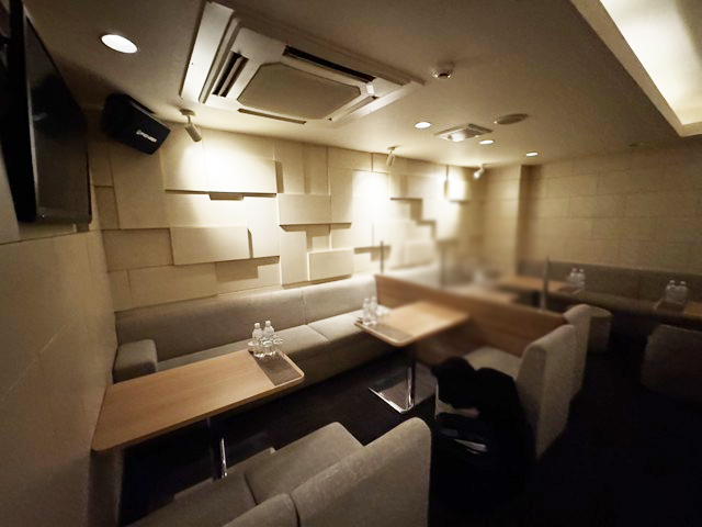 すすきのエリア中心部 5階17坪 営業中スナック居抜き物件！ : すすきのエリア スナック居抜き！