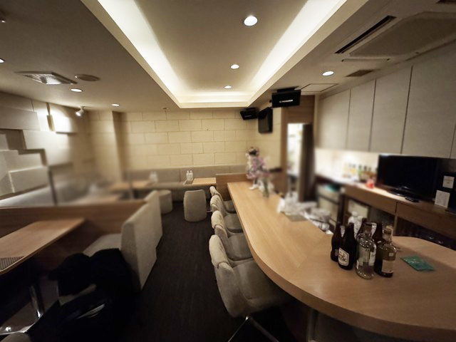 すすきのエリア中心部 5階17坪 営業中スナック居抜き物件！ : すすきのエリア スナック居抜き！