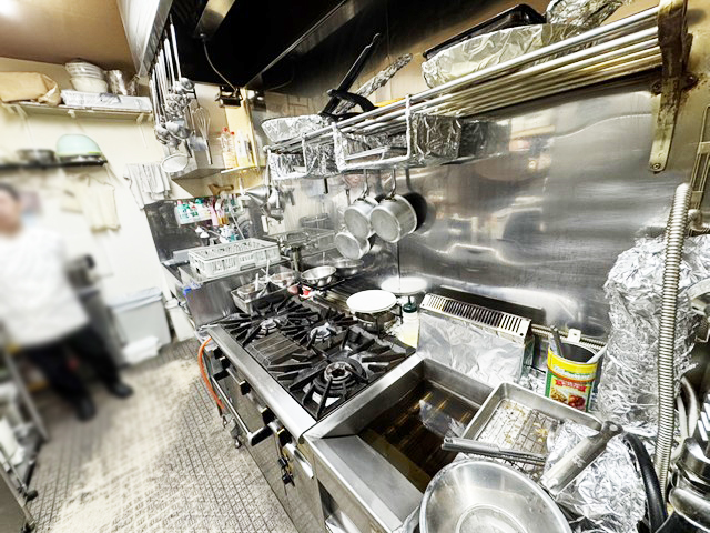 中の島エリア 地下鉄駅徒歩1分 洋食店居抜き物件！ : 内装状態、厨房状態良好！