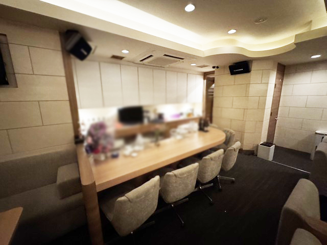 すすきのエリア中心部 5階17坪 営業中スナック居抜き物件！ : すすきのエリア スナック居抜き！