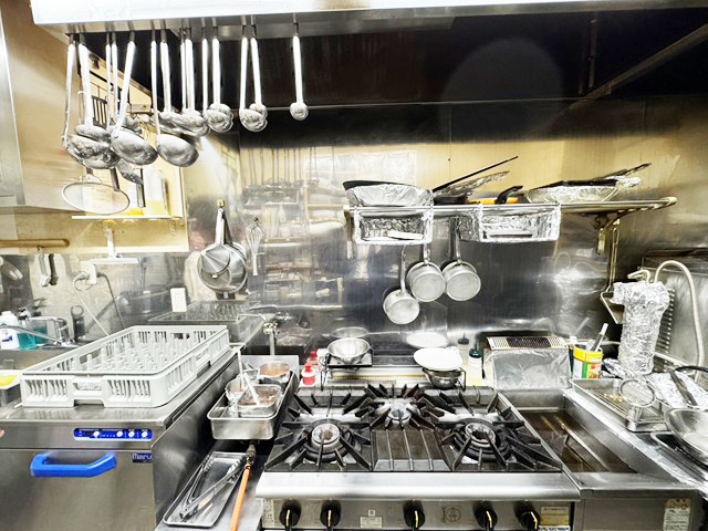 中の島エリア 地下鉄駅徒歩1分 洋食店居抜き物件！ : 内装状態、厨房状態良好！