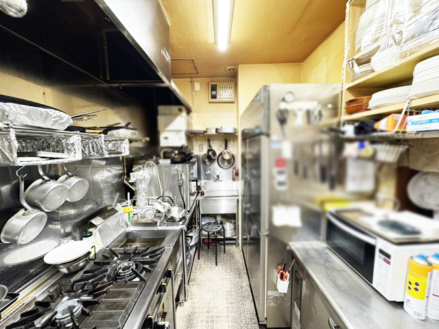 中の島エリア 地下鉄駅徒歩1分 洋食店居抜き物件！ : 内装状態、厨房状態良好！