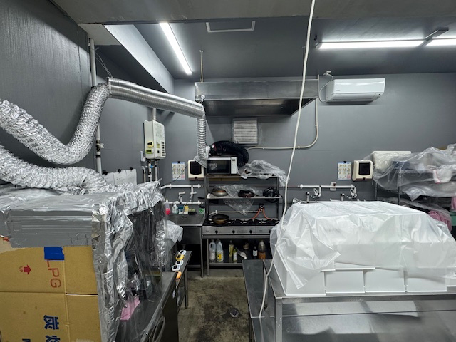 【前面3台あり】白石区の15坪弁当製造販売店居抜き！ : 店舗間口の広い1階路面店