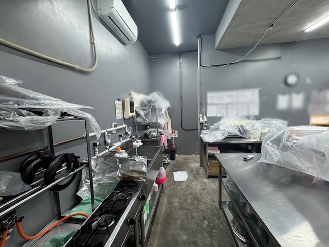 【前面3台あり】白石区の15坪弁当製造販売店居抜き！ : 店舗間口の広い1階路面店