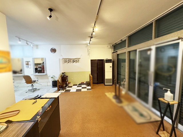 北33条エリア 新道沿い1階路面店 駐車場2台付 美容室居抜き！ : 内装状態良好！譲渡金0円！