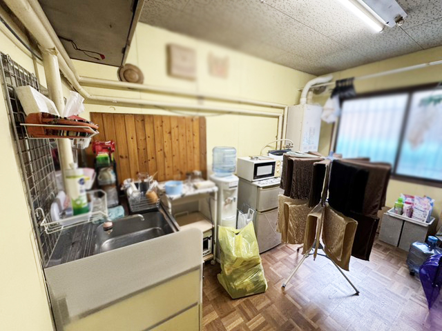 北33条エリア 新道沿い1階路面店 駐車場2台付 美容室居抜き！ : 内装状態良好！譲渡金0円！