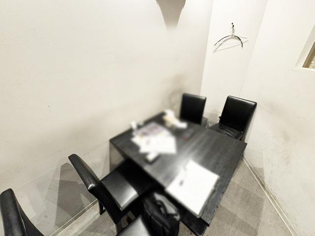  すすきの中心部 人気飲食店ビル2階10坪 中華居酒屋居抜き物件！ : 業種相談物件！