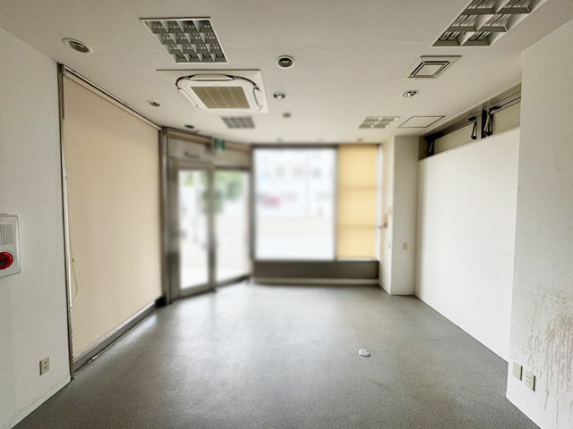 西１１丁目エリア １階路面１６坪 飲食店、美容室等可能物件！ : 西１１丁目駅徒歩９分！