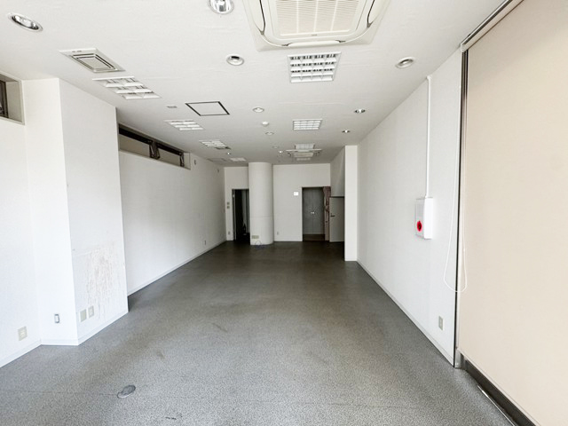 西１１丁目エリア １階路面１６坪 飲食店、美容室等可能物件！ : 西１１丁目駅徒歩９分！