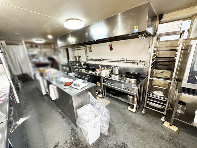  南区エリア 石山通沿いの1棟貸 駐車場3台～4台あり 中華料理店居抜き物件！ : 南区エリアの1棟貸物件！