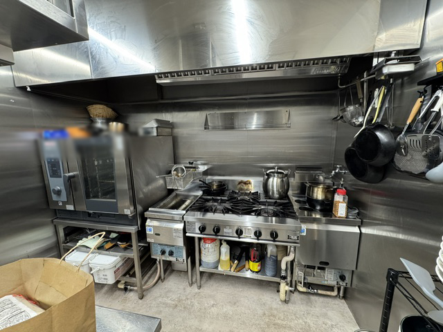 中島公園エリアの1階18坪カフェ居抜き店舗物件！ : 