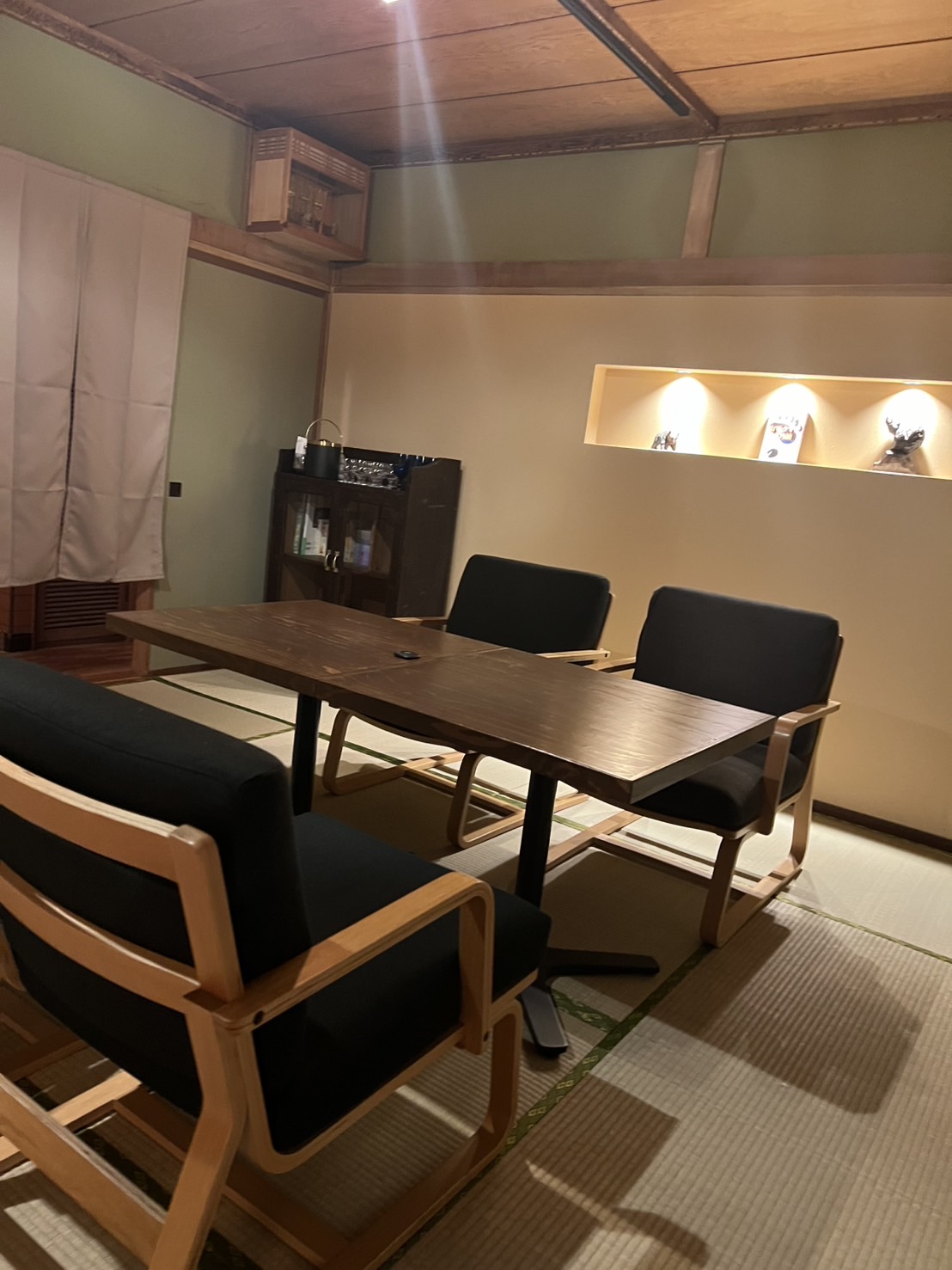 西岡の戸建て一棟貸レストラン居抜き！63坪のP4台+車庫あり！ : 