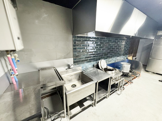 北広島エリア 大型商業施設近くの1階路面15坪 ラーメン店居抜き！ : 北広島エリア1階路面店！